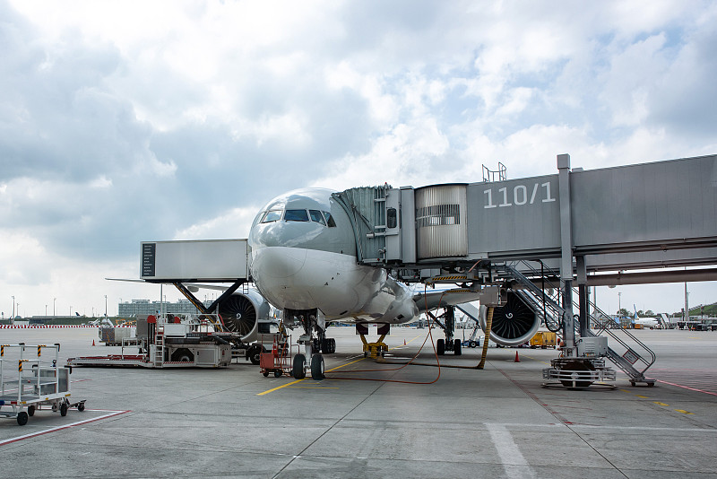 小米无线充电器经东莞外贸物流送抵奥地利 小米无线充电器经东莞外贸物流送抵奥地利