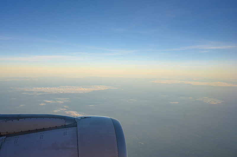 麻将牌通过佛山跨境物流承运至塞黑