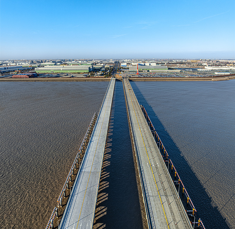 航天器零件通过中国天津跨国货运送抵美国纽约 航天器零件通过中国天津跨国货运送抵美国纽约