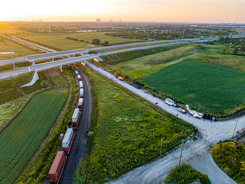 服装经中国上海国际快递快速送达韩国首尔 服装经中国上海国际快递快速送达韩国首尔
