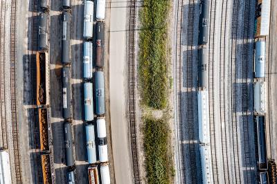 红糖块深圳环球货运送抵芬兰