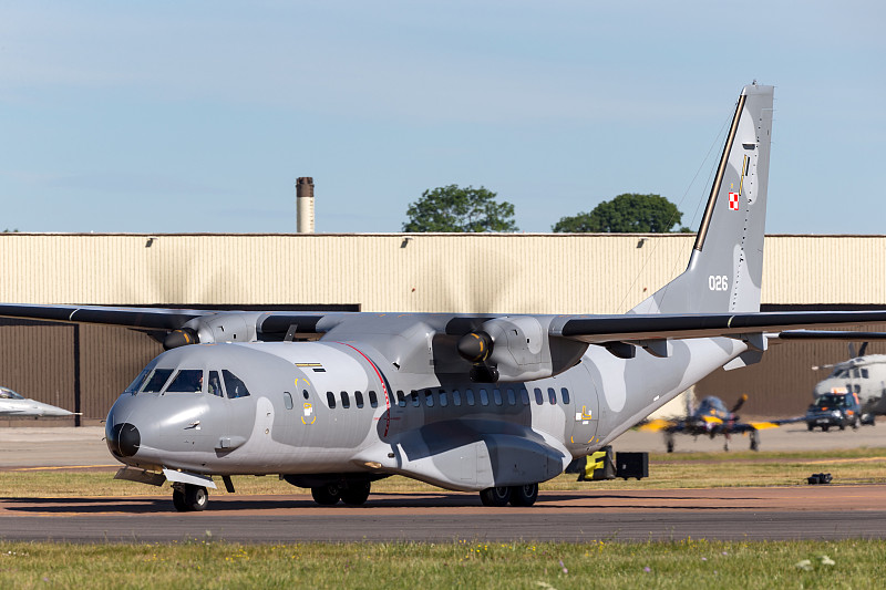 食用油采纳广东广州跨境物流送抵美国纽约