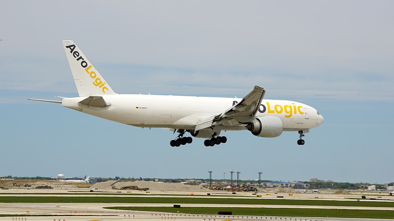 加湿器经过深圳跨境物流送抵英国