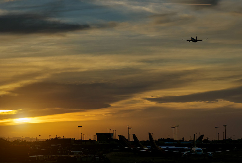 修眉刀运用惠州外贸物流运抵比利时