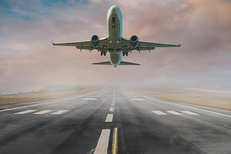 休闲鞋选用广州跨境物流高效送达荷兰