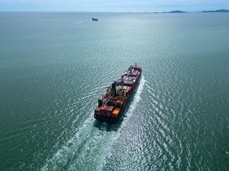 罐头借助山东烟台国际货运运抵越南胡志明市