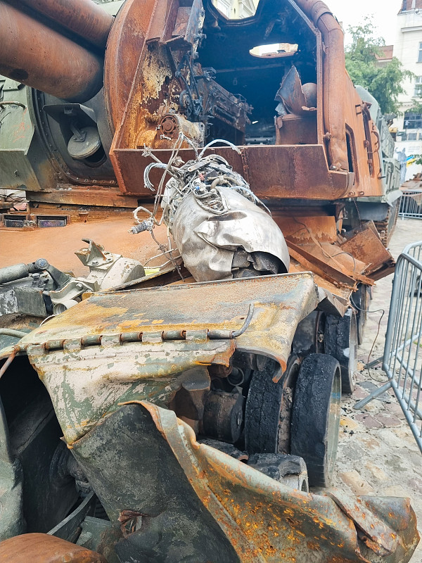 刺绣布鞋采纳深圳跨境物流送达土耳其