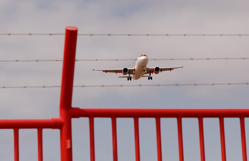 发电设备应用四川成都环球货运运送至新加坡