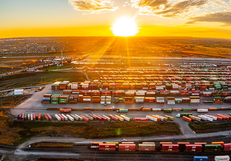 太阳能电池板通过中国上海跨境物流送抵坦桑尼亚达累斯萨拉姆 太阳能电池板通过中国上海跨境物流送抵坦桑尼亚达累斯萨拉姆