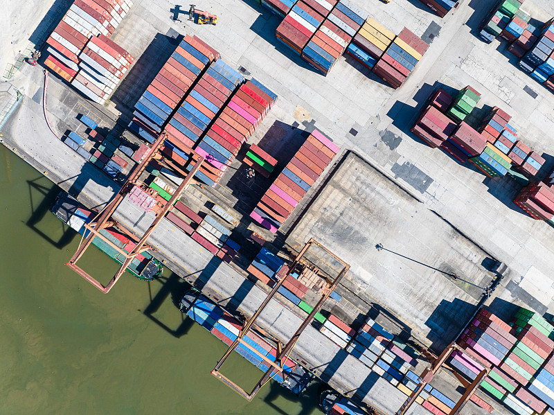 碳素钢管采取中国上海全球物流配送至英国伦敦 碳素钢管采取中国上海全球物流配送至英国伦敦