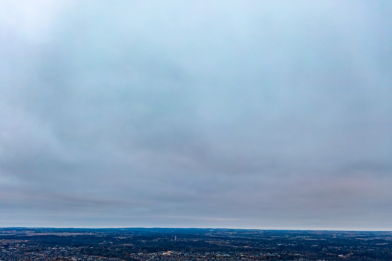 周黑鸭锁鲜装鸭翅利用惠州国际物流派送至瑞典