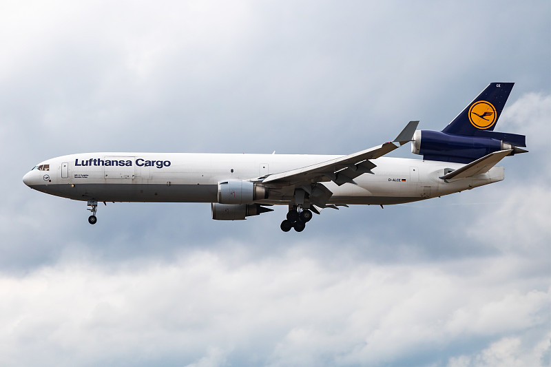 智能门锁采纳广东广州跨境物流送到泰国曼谷