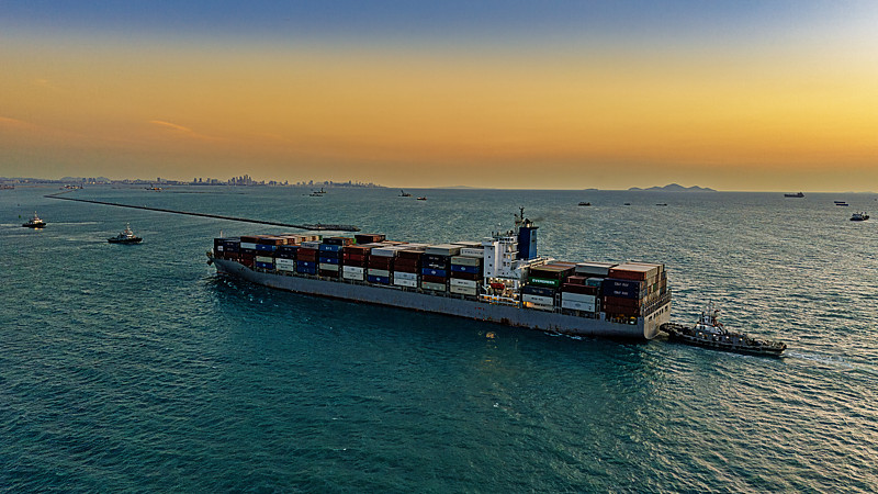 电动汽车借助广东广州全球物流快送到荷兰鹿特丹