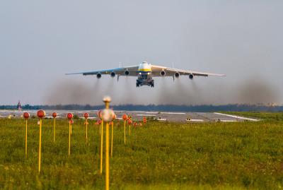 机械设备采纳中国上海国际快递抵达新加坡