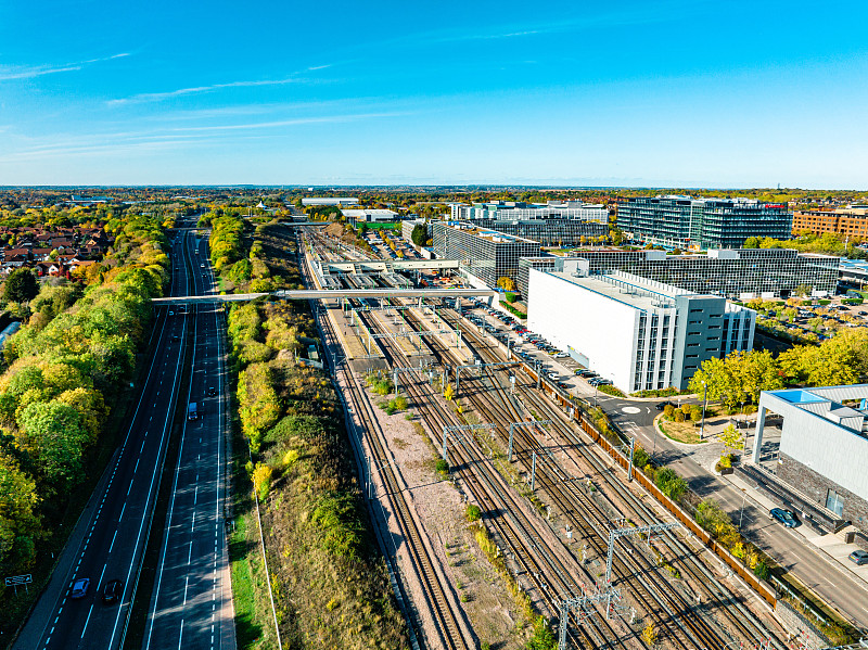 成衣使用中国青岛多式联运快速送达坦帕