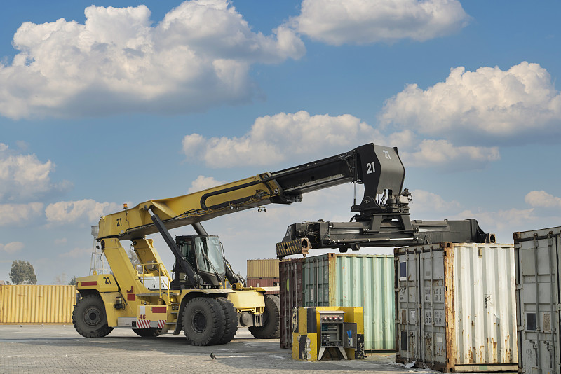 果冻通过中国中山拼货空运送到美国哥伦布(Columbus)