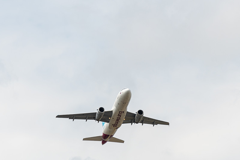 好孩子推车采纳深圳空运派送送达辛辛那提(Cincinnati)