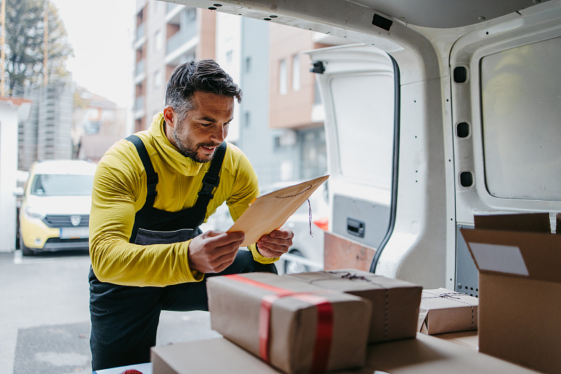 文具经广州海空联运发往美国西雅图(Seattle)