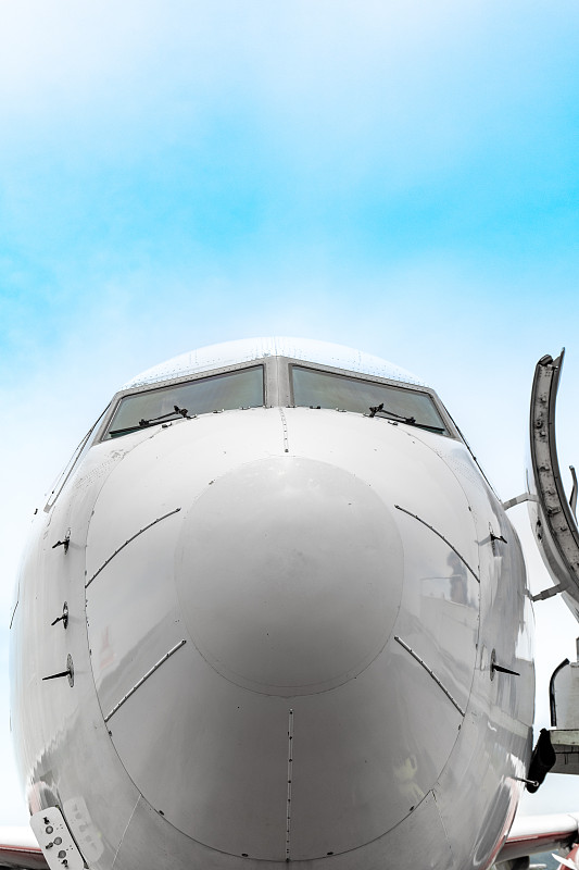 灯具经中国基隆海洋运输运送至美国里诺