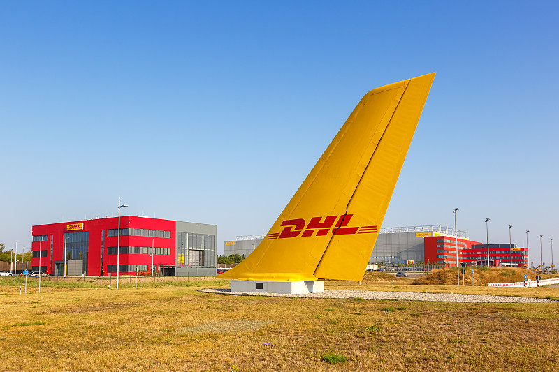 中国西安至美国尤金的木制踢脚线采用优先空运15天内送达