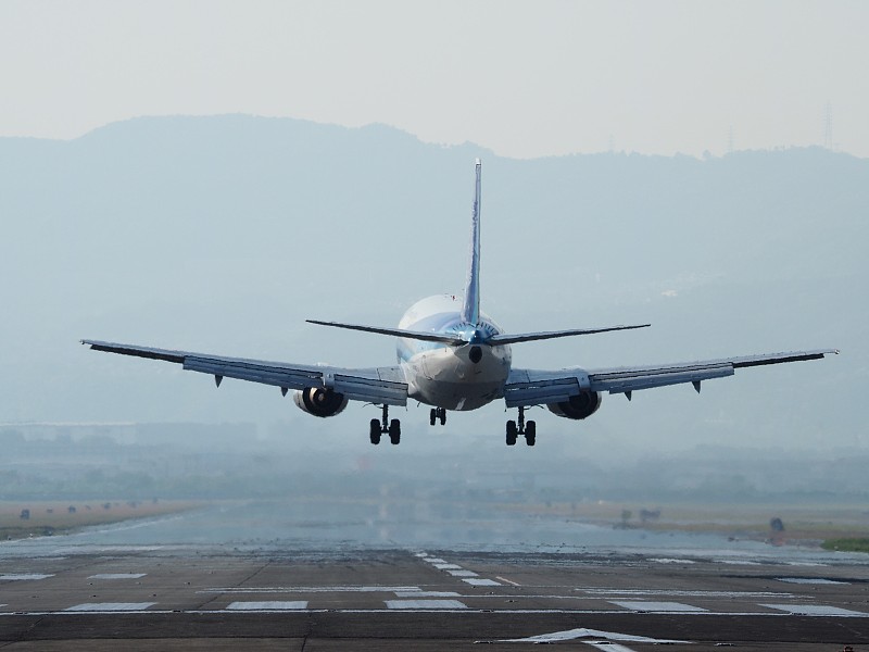 乌鲁木齐到美国萨凡纳(Savannah)的防水运动服采用空运物流专线15天送达