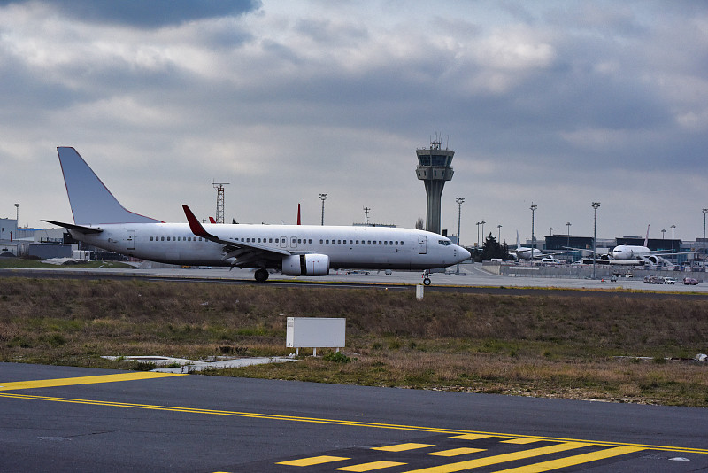 深圳至美国盐湖城(SaltLakeCity)的灯具采用标准空运8天内送达