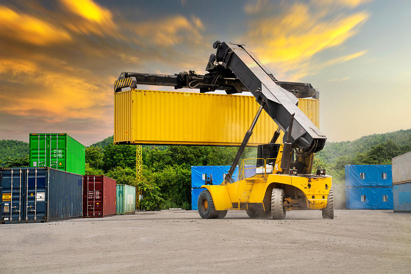 投影灯泡采用中国连云港国际海空联运派送至罗利 投影灯泡采用中国连云港国际海空联运派送至罗利