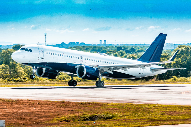 中国深圳至美国新泽西(NewJersey)的脚霜采用空运15天内速递到