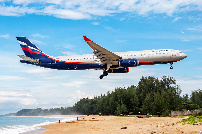 圣诞装饰品借用中国中山海上运输送抵美国沃特敦(Watertown)