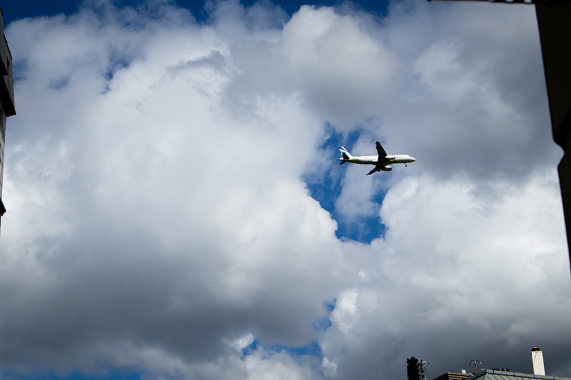 乌木借用西宁空运物流专线配送到威尔明顿