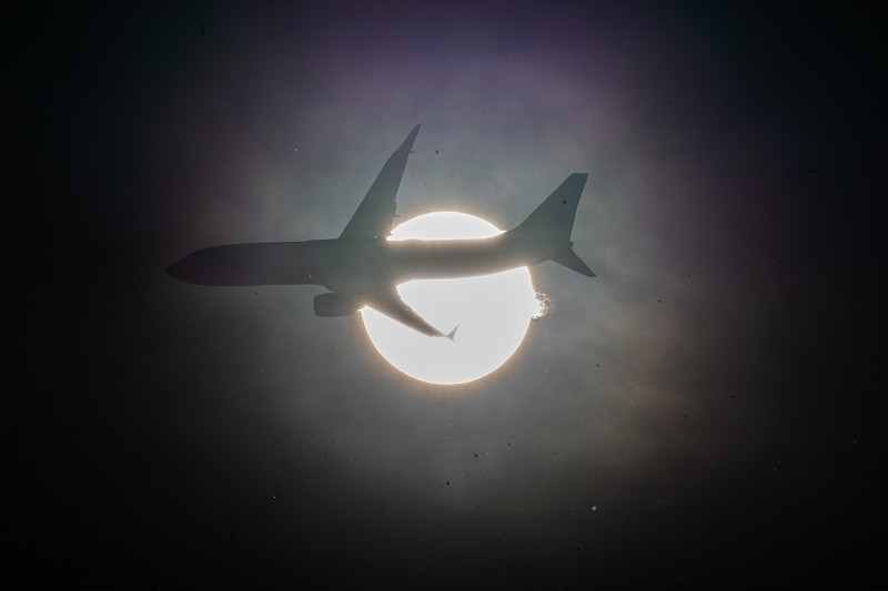 笔记本电脑采纳中国深圳跨境海空联运及时送达圣克劳德(St.Cloud) 笔记本电脑采纳中国深圳跨境海空联运及时送达圣克劳德(St.Cloud)