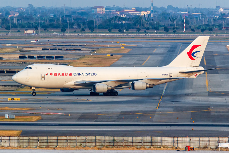 中国大连电动汽车使用普货空运5天内速递到美国奥尔巴尼(Albany)