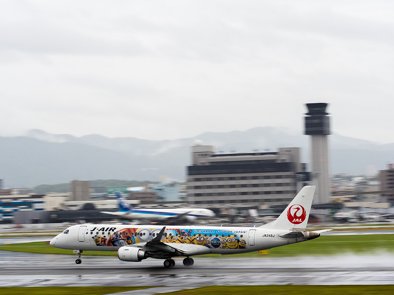 成衣运用高雄国际多式联运快送到埃尔科