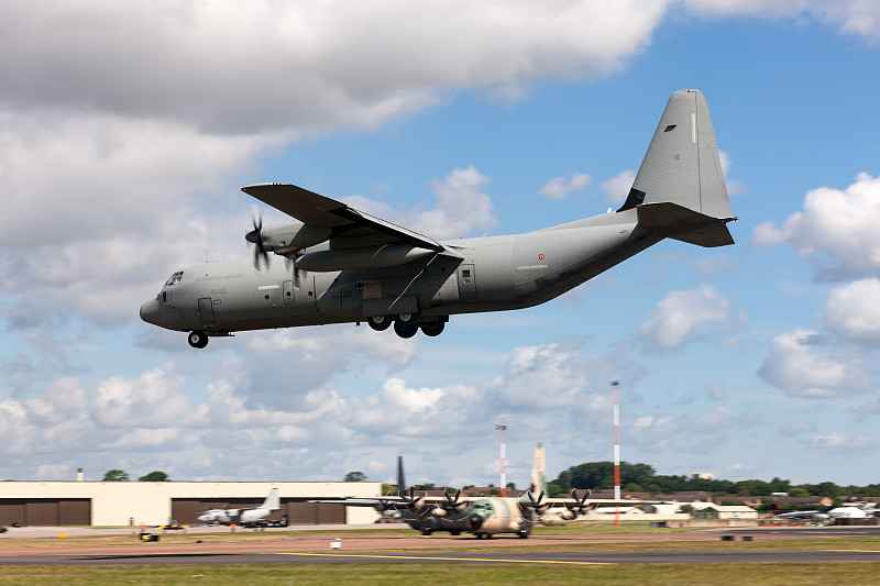 乌鲁木齐到美国埃尔迈拉(Elmira)的枕套采用航空快递7天送达