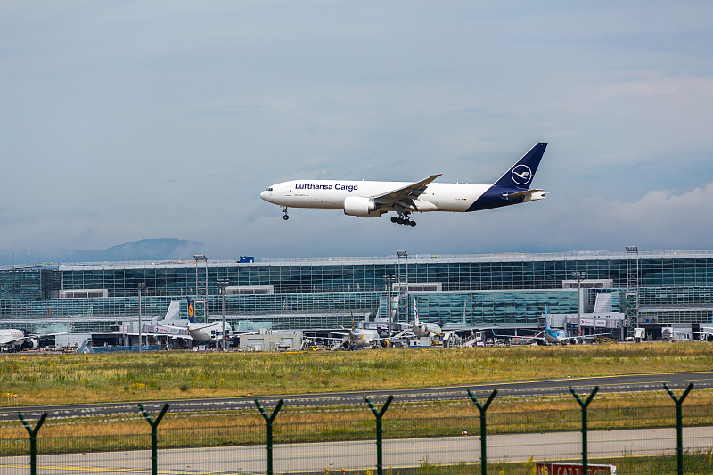 青岛到拉雷多(Laredo)的录音机使用空运专线9天内送达