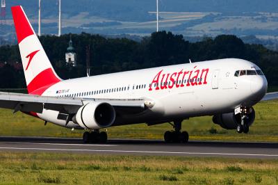 中国中山到美国塔拉哈西的手机游戏指套采用空运快递7天内送到