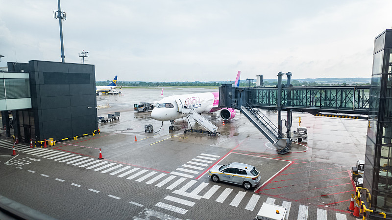 中国上海旅行箱使用跨境海空联运11天送到美国哥伦布(Columbus)