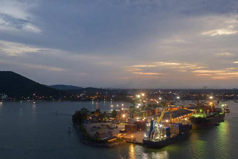 羽绒服通过上海国际海空联运运到新泽西