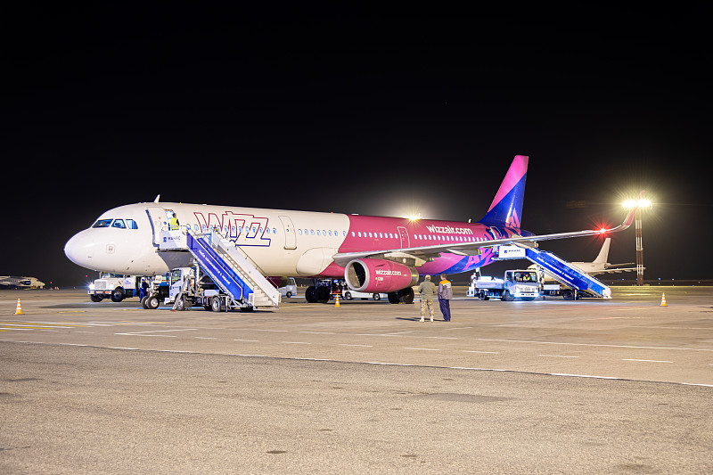 天津花瓶采用标准空运5天内送达俄克拉荷马城(OklahomaCity)