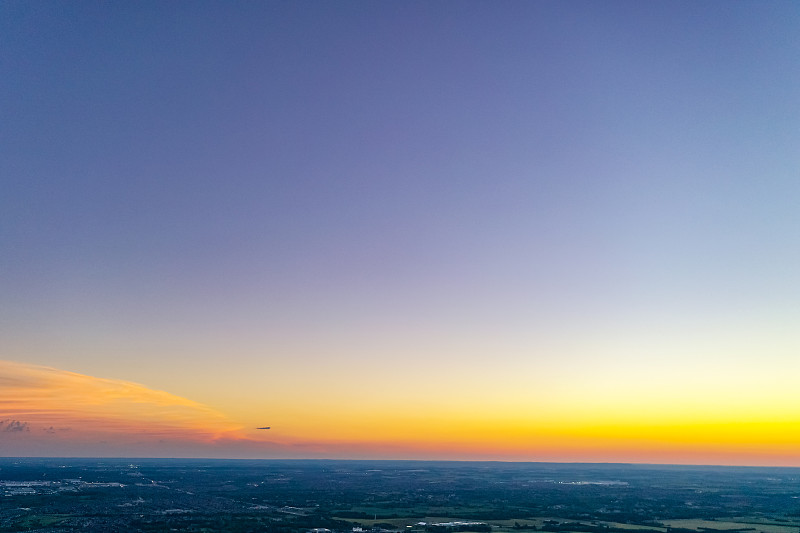 罗马仕充电宝借助中国成都国际空运专线送达美国奥克兰
