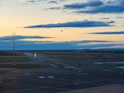 锅具套装（炒锅、炖锅、蒸锅）采取中国广州空运快递送达美国孟菲斯