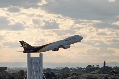 逆变器借用中国东莞拼箱海运派送到美国底特律(Detroit)