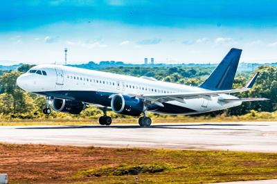 中国深圳至美国新泽西(NewJersey)的脚霜采用空运15天内速递到