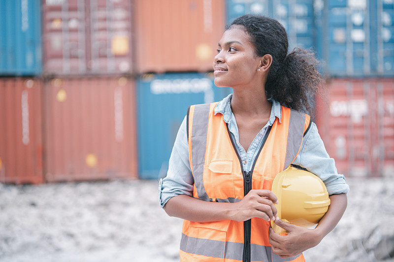 时隔近3年普京马克龙再通话 讨论中东及俄乌问题