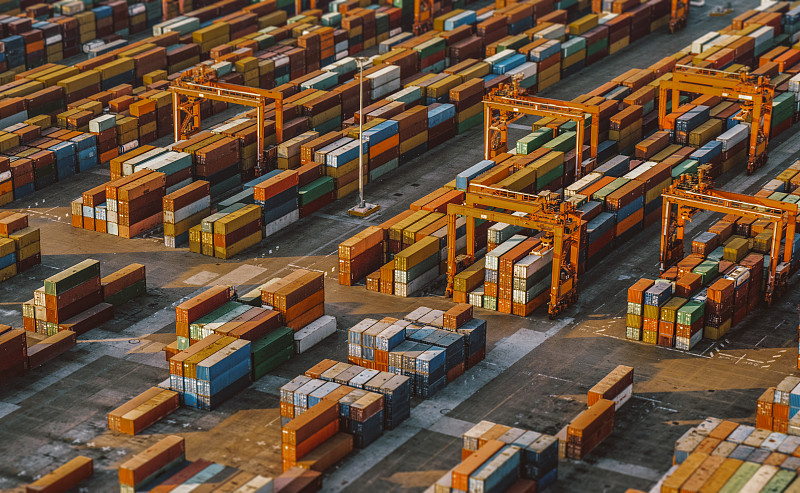 珠江口发生重大撞船事故:万海货柜船撞沉散货船致2人失联,多港口封航