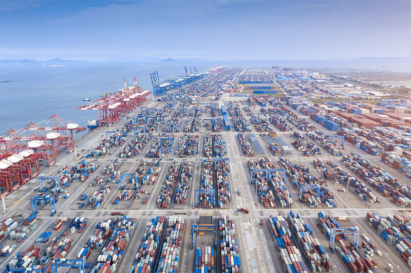 舟港公司货物吞吐量再超亿吨