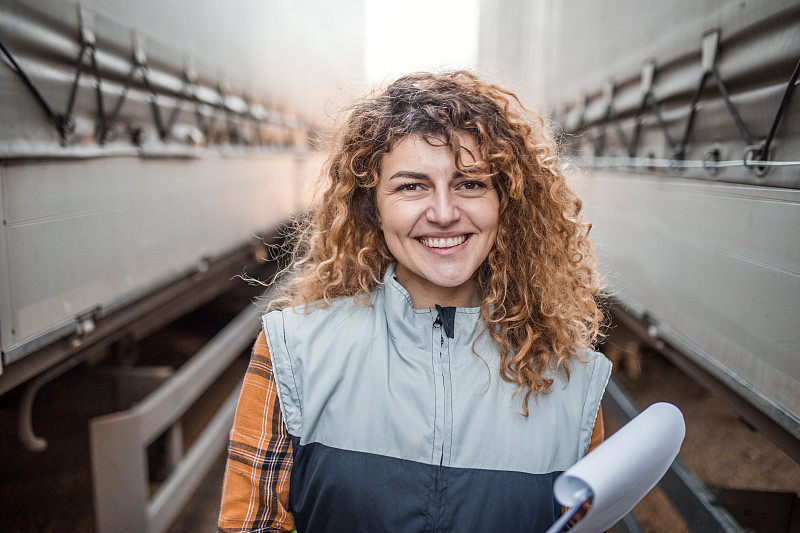 国货航复航“上海—洛杉矶”货运航线(每周7班全货机,筑牢中美供应链空中动脉)