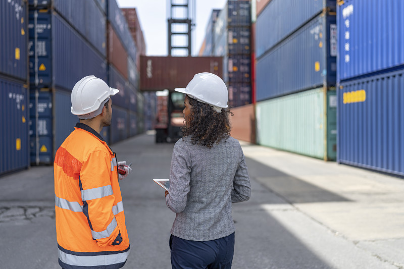 全国跨境看深圳，深圳这个动作也将很给力！另外亚马逊已成为美国最大服装零售商