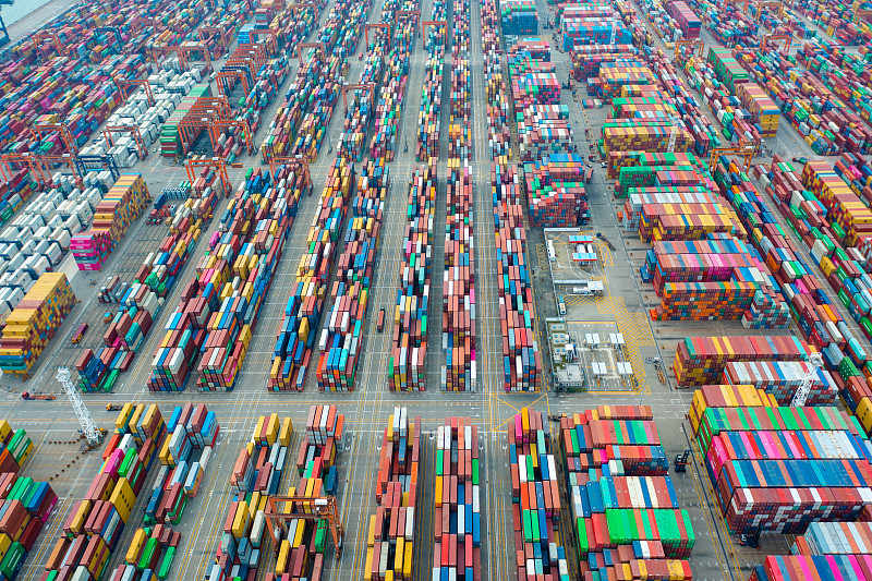 港口突遭袭击!一油轮被火焰吞没!