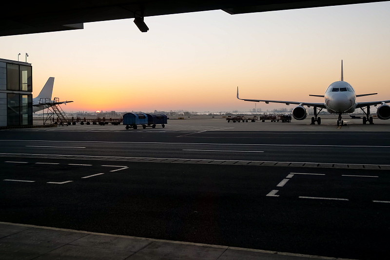 中国浙江-宁波到法国客机腹舱带货